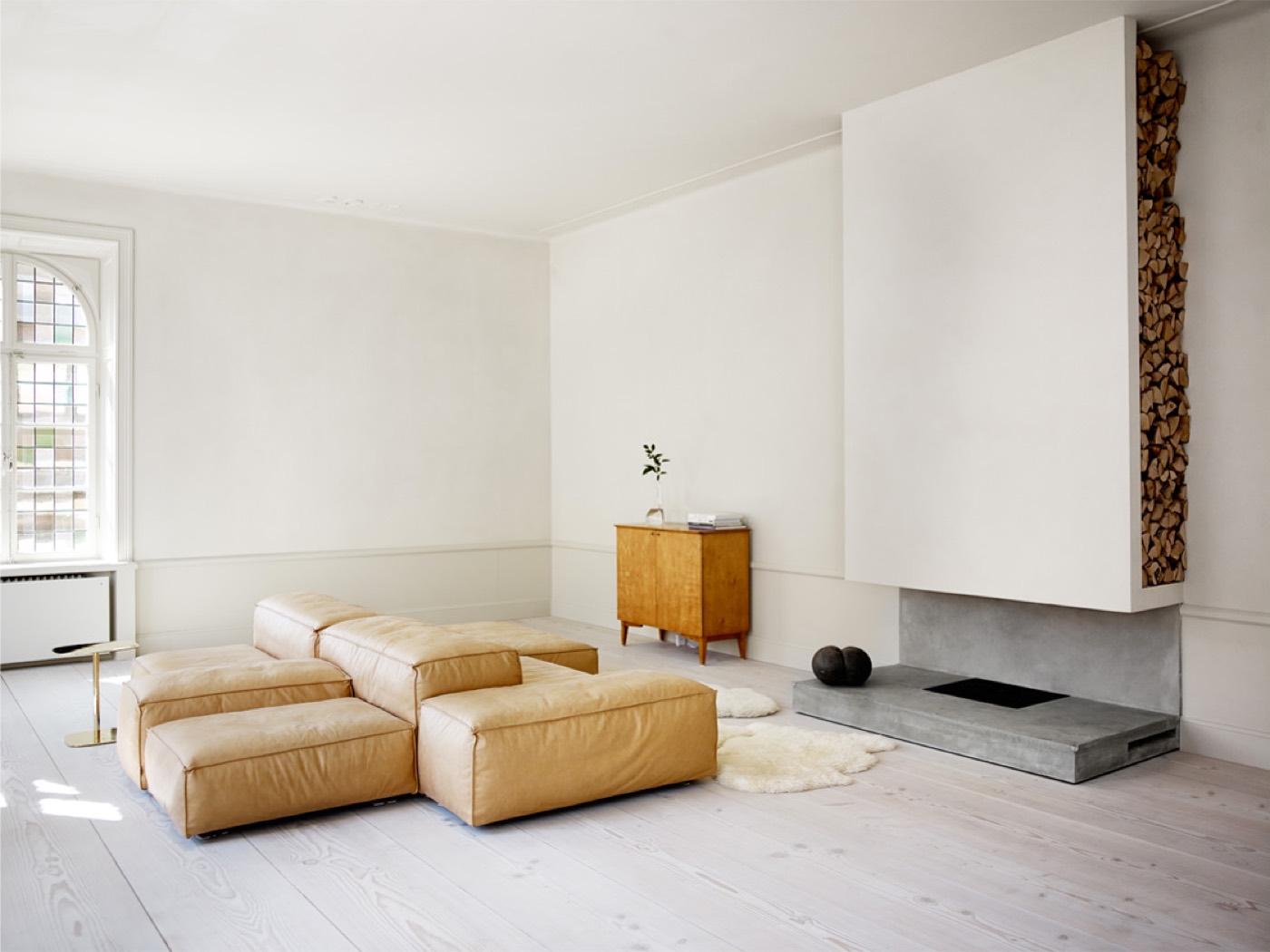 北歐風｜Apartment with Brass Cube